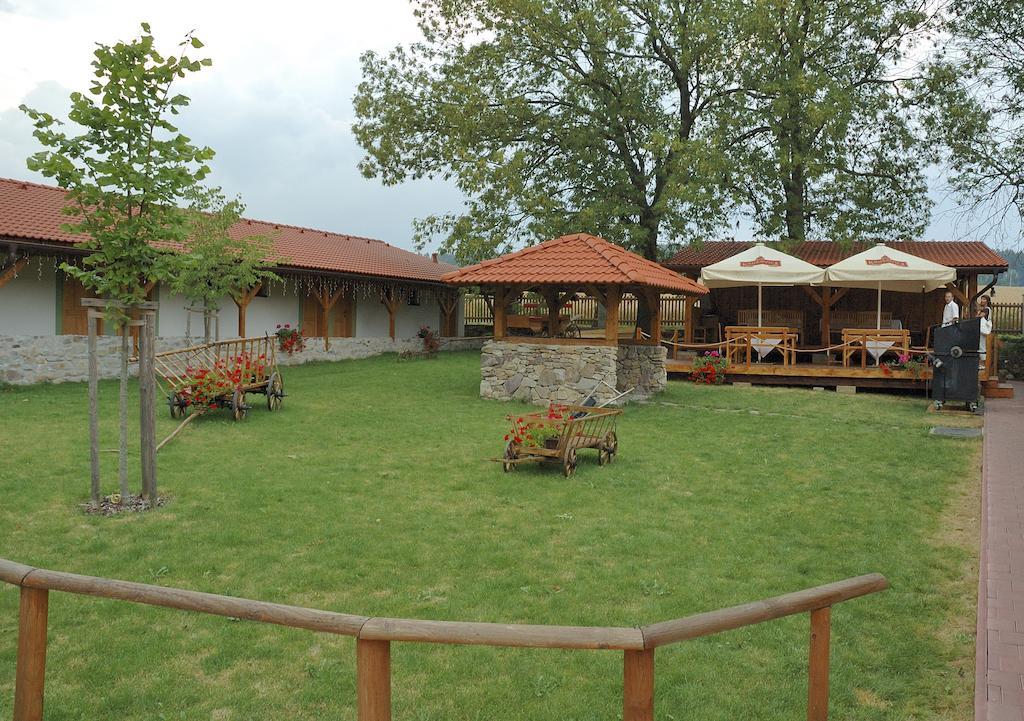 Hotel Na Statku Mirosov Mirosov  Exterior photo